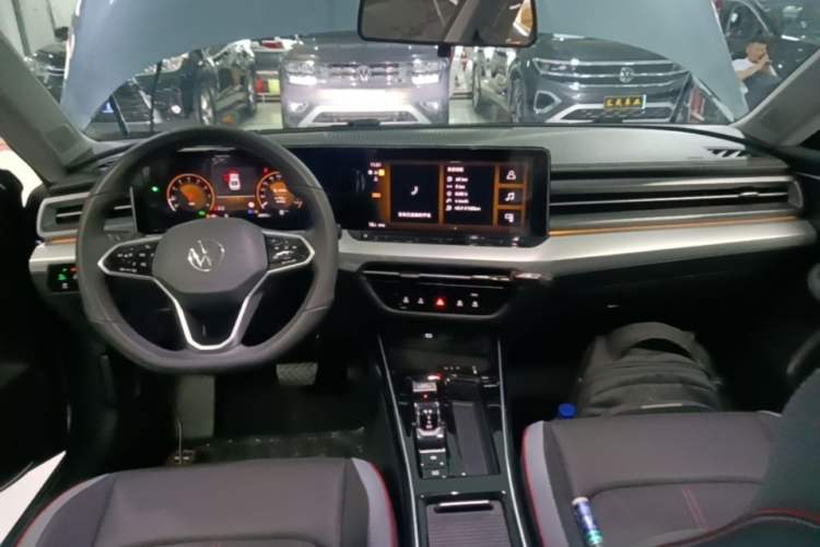 Used Volkswagen Lamando 2023 Lavida L 280TSI DSG Cool & Spicy Edition Center Console