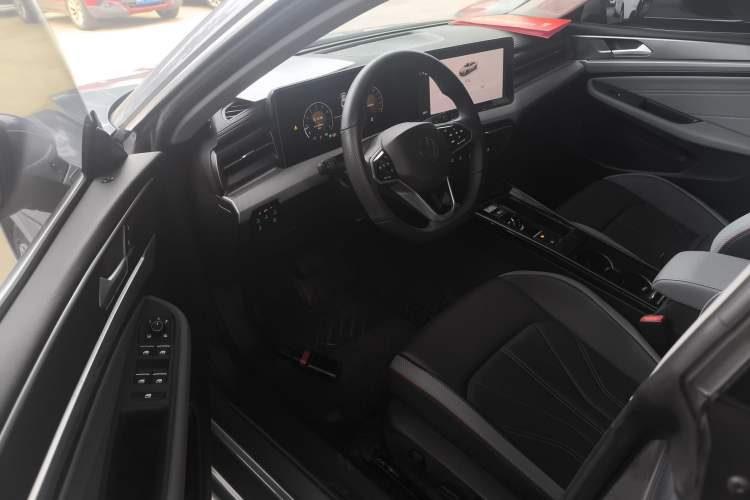 Used Volkswagen Lamando 2023 Lavida L 280TSI DSG Cool & Spicy Edition Driver Seat