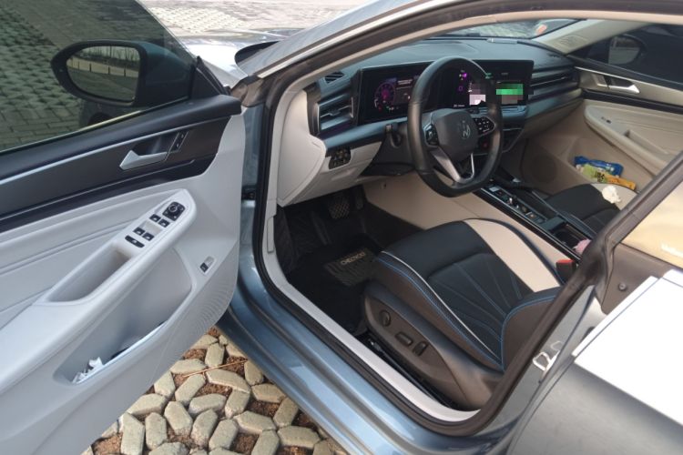 Used Volkswagen Lamando 2023 Lavida L 280TSI DSG Cool & Spicy Edition Driver Seat