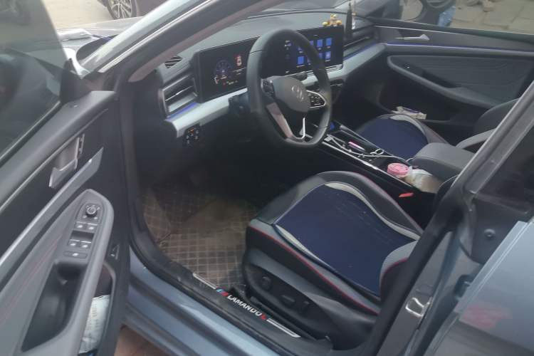 Used Volkswagen Lamando 2023 Lavida L 280TSI DSG Cool & Spicy Edition Driver Seat