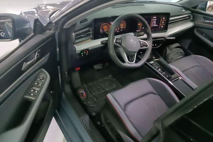 Used Volkswagen Lamando 2023 Lavida L 280TSI DSG Cool & Spicy Edition Driver Seat