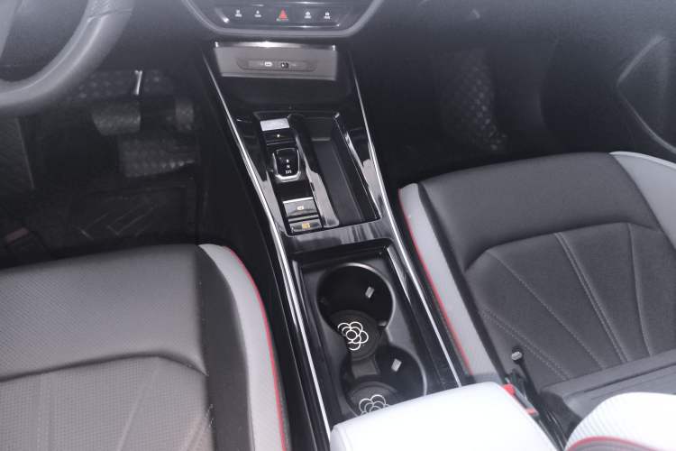 Used Volkswagen Lamando 2023 Lavida L 280TSI DSG Cool & Spicy Edition Gear Lever