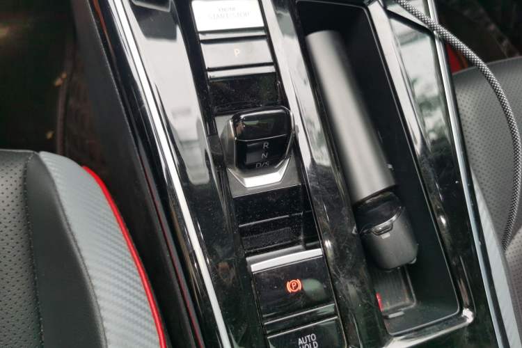 Used Volkswagen Lamando 2023 Lavida L 280TSI DSG Cool & Spicy Edition Gear Lever