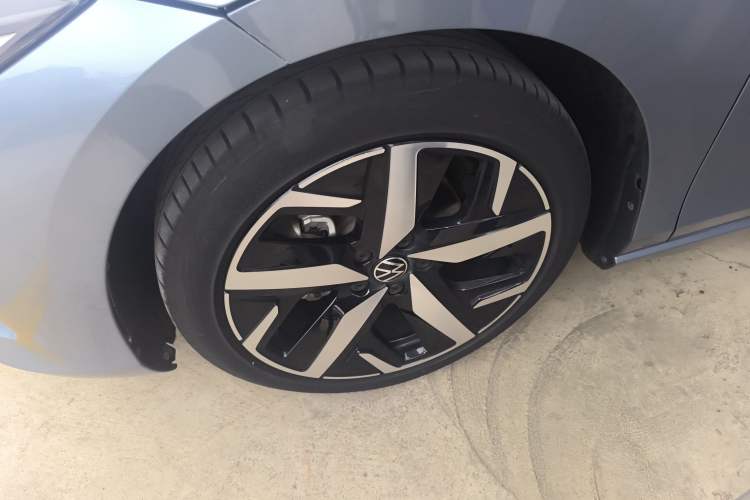 Used Volkswagen Lamando 2023 Lavida L 280TSI DSG Cool & Spicy Edition Left Front Wheel Hub