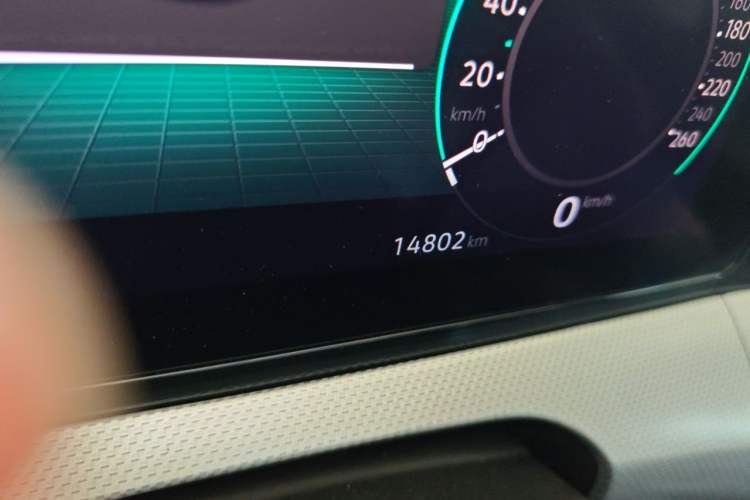Used Volkswagen Lamando 2023 Lavida L 280TSI DSG Cool & Spicy Edition Odometer Close Up