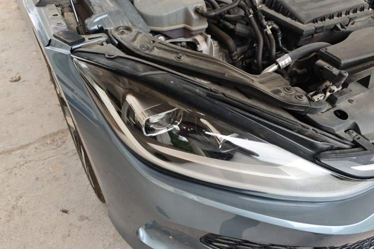 Used Volkswagen Lamando 2023 Lavida L 280TSI DSG Cool & Spicy Edition Right Front Headlight