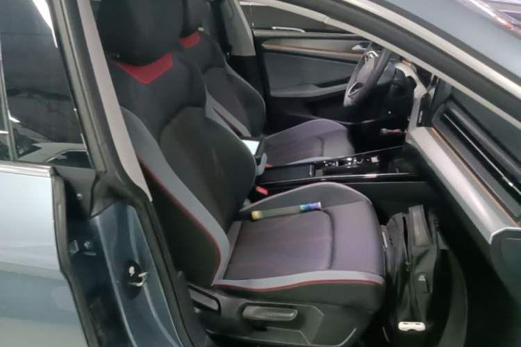 Used Volkswagen Lamando 2023 Lavida L 280TSI DSG Cool & Spicy Edition Right Front Seat