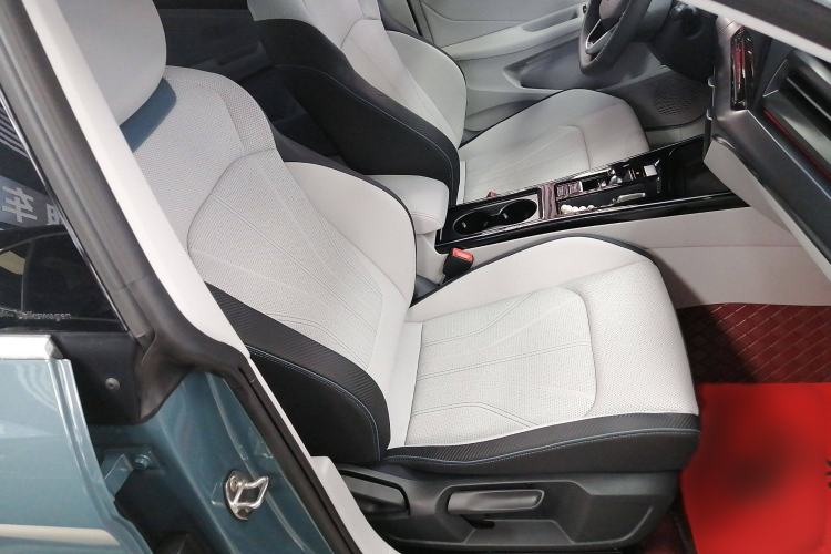 Used Volkswagen Lamando 2023 Lavida L 280TSI DSG Cool & Spicy Edition Right Front Seat
