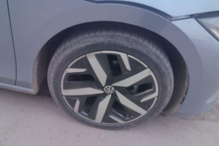 Used Volkswagen Lamando 2023 Lavida L 280TSI DSG Cool & Spicy Edition Right Front Wheel Hub