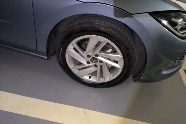 Used Volkswagen Lamando 2023 Lavida L 280TSI DSG Spicy Edition Right Front Wheel Hub
