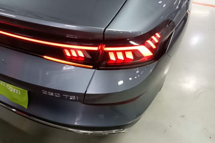 Used Volkswagen Lamando 2023 Lavida L 280TSI DSG Cool & Spicy Edition Right Rear Taillight