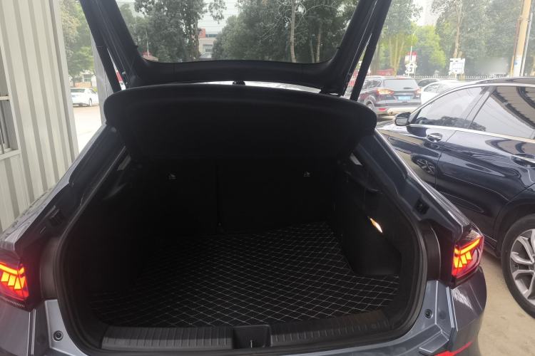 Used Volkswagen Lamando 2023 Lavida L 280TSI DSG Cool & Spicy Edition Trunk