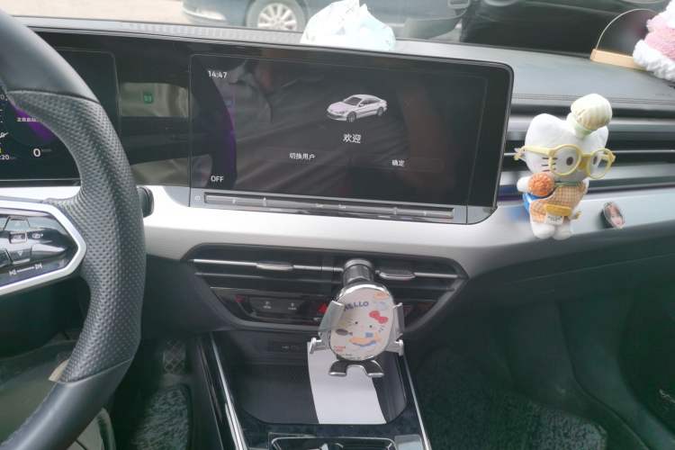 Used Volkswagen Lamando 2023 Lavida L 280TSI DSG Cool & Spicy Edition Audio And AC Panel