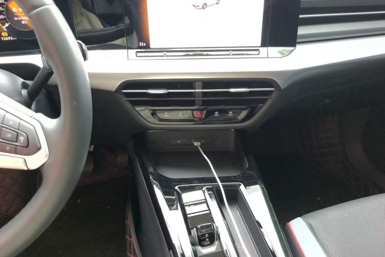 Used Volkswagen Lamando 2023 Lavida L 280TSI DSG Spicy Edition Audio And AC Panel
