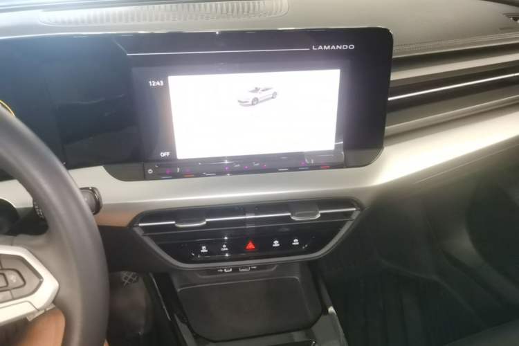 Used Volkswagen Lamando 2023 Lavida L 280TSI DSG Spicy Edition Audio And AC Panel
