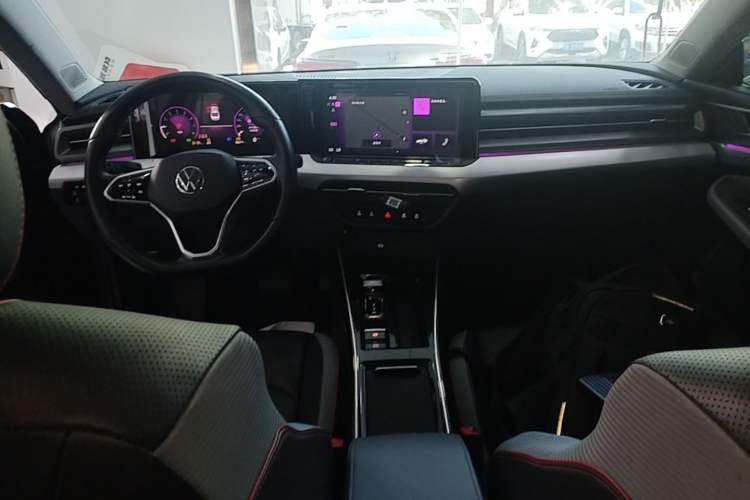 Used Volkswagen Lamando 2023 Lavida L 280TSI DSG Cool & Spicy Edition Center Console