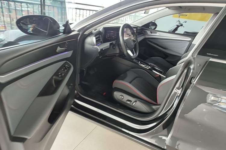 Used Volkswagen Lamando 2023 Lavida L 280TSI DSG Cool & Spicy Edition Driver Seat