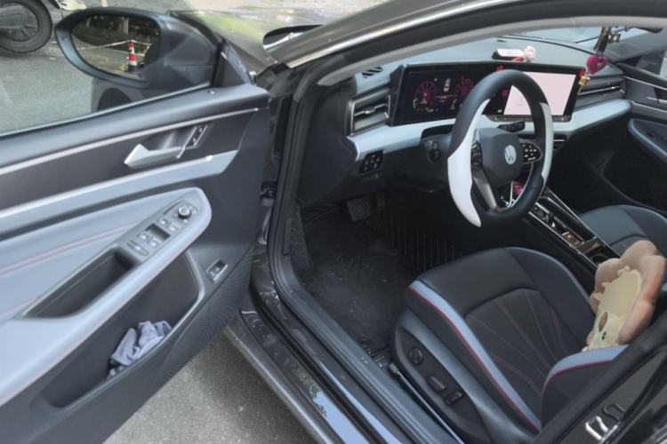 Used Volkswagen Lamando 2023 Lavida L 280TSI DSG Cool & Spicy Edition Driver Seat
