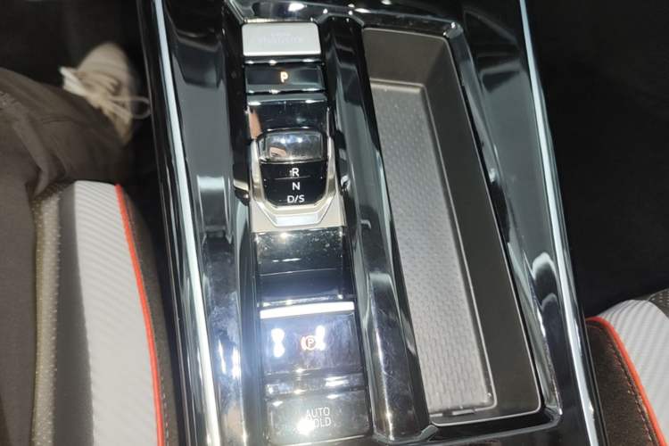 Used Volkswagen Lamando 2023 Lavida L 280TSI DSG Cool & Spicy Edition Gear Lever