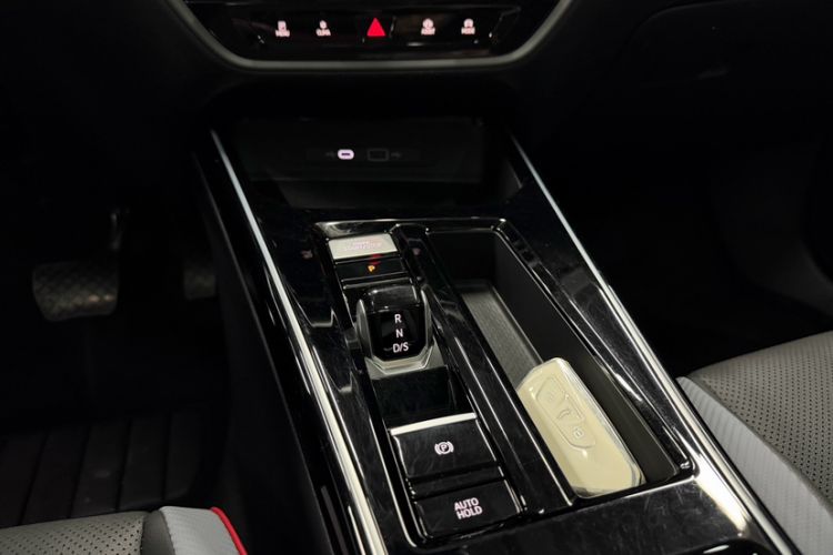 Used Volkswagen Lamando 2023 Lavida L 280TSI DSG Cool & Spicy Edition Gear Lever