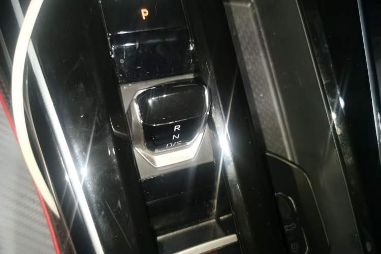 Used Volkswagen Lamando 2023 Lavida L 280TSI DSG Cool & Spicy Edition Gear Lever