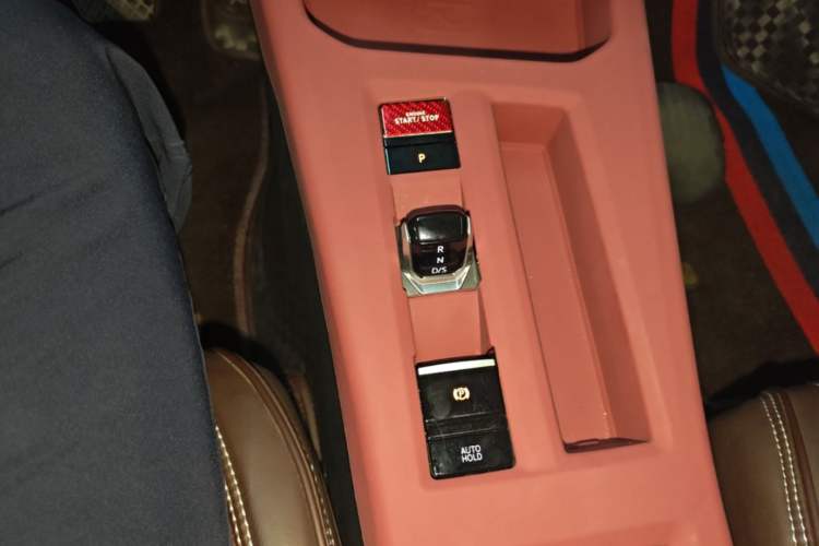 Used Volkswagen Lamando 2023 Lavida L 280TSI DSG Cool & Spicy Edition Gear Lever