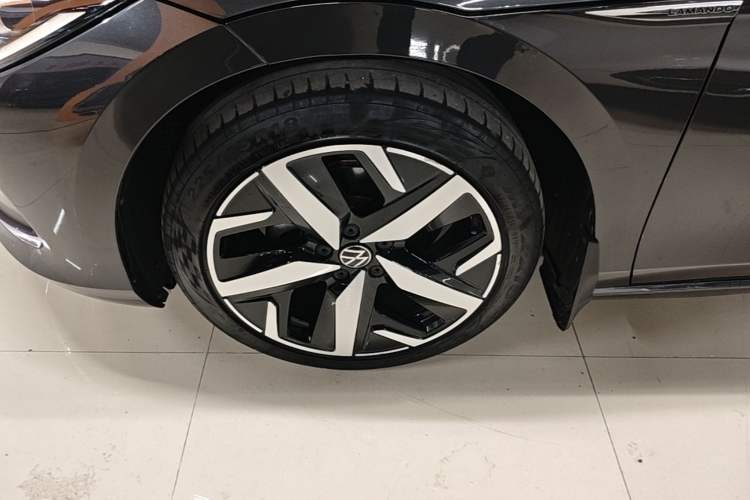 Used Volkswagen Lamando 2023 Lavida L 280TSI DSG Cool & Spicy Edition Left Front Wheel Hub
