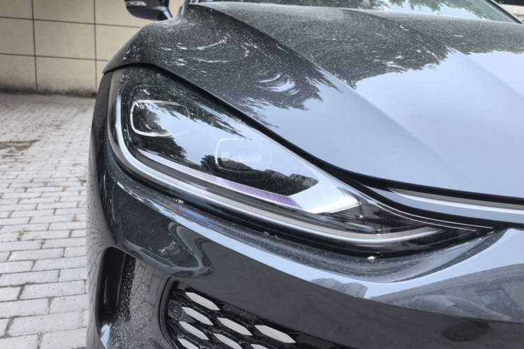 Used Volkswagen Lamando 2023 Lavida L 280TSI DSG Cool & Spicy Edition Right Front Headlight