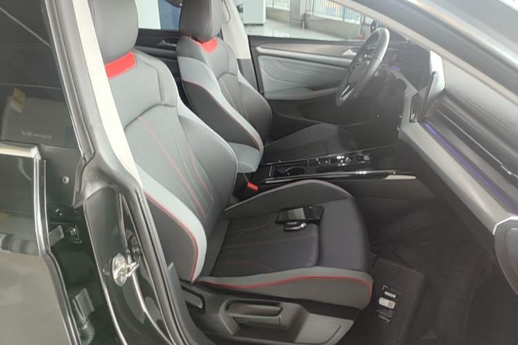 Used Volkswagen Lamando 2023 Lavida L 280TSI DSG Cool & Spicy Edition Right Front Seat