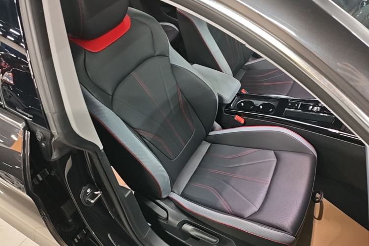 Used Volkswagen Lamando 2023 Lavida L 280TSI DSG Cool & Spicy Edition Right Front Seat