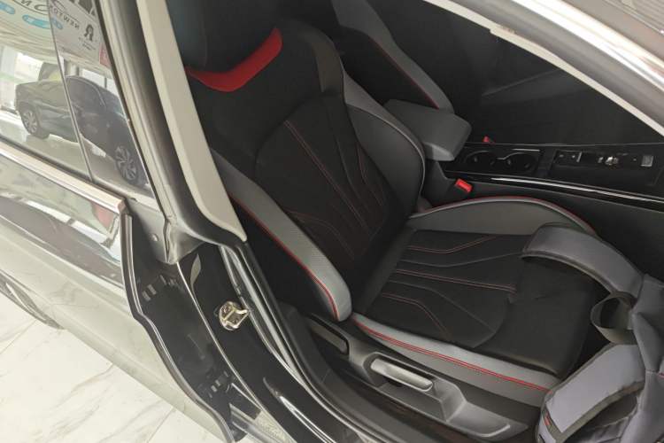 Used Volkswagen Lamando 2023 Lavida L 280TSI DSG Cool & Spicy Edition Right Front Seat