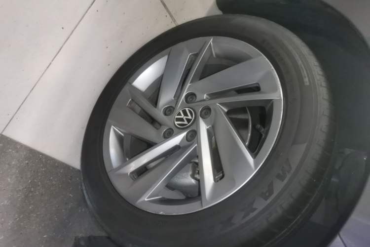 Used Volkswagen Lamando 2023 Lavida L 280TSI DSG Spicy Edition Right Front Wheel Hub