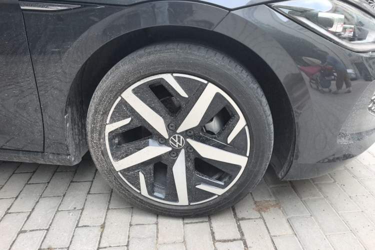Used Volkswagen Lamando 2023 Lavida L 280TSI DSG Cool & Spicy Edition Right Front Wheel Hub