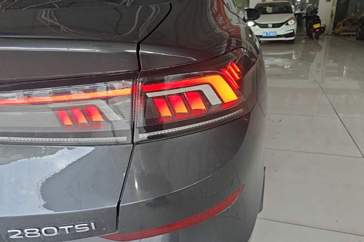 Used Volkswagen Lamando 2023 Lavida L 280TSI DSG Spicy Edition Right Rear Taillight