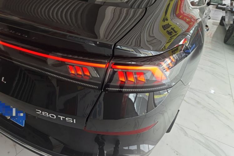 Used Volkswagen Lamando 2023 Lavida L 280TSI DSG Cool & Spicy Edition Right Rear Taillight