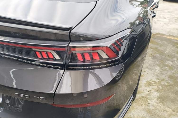 Used Volkswagen Lamando 2023 Lavida L 280TSI DSG Spicy Edition Right Rear Taillight
