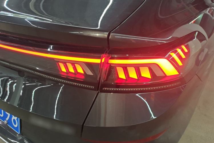 Used Volkswagen Lamando 2023 Lavida L 280TSI DSG Cool & Spicy Edition Right Rear Taillight