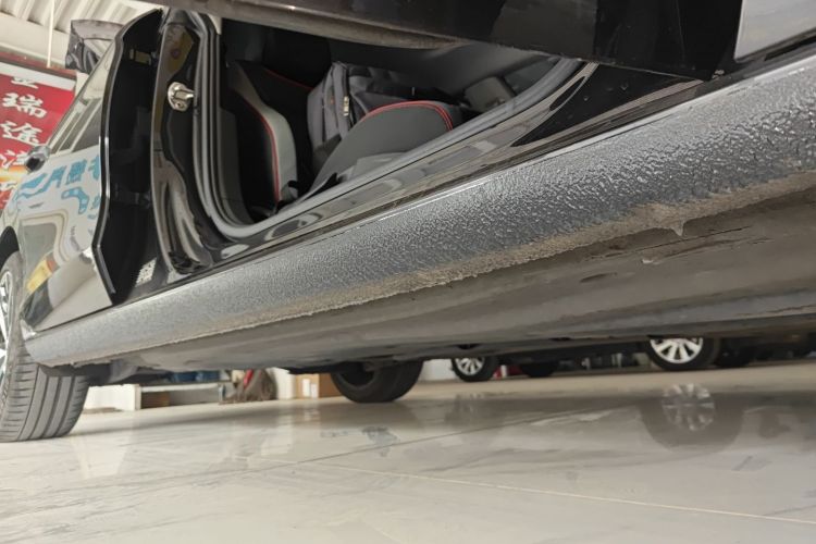 Used Volkswagen Lamando 2023 Lavida L 280TSI DSG Cool & Spicy Edition Right Side Sill