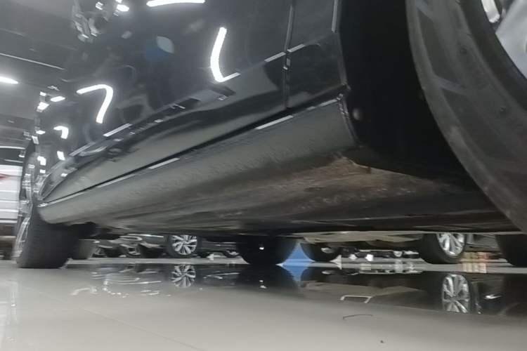 Used Volkswagen Lamando 2023 Lavida L 280TSI DSG Cool & Spicy Edition Right Side Sill