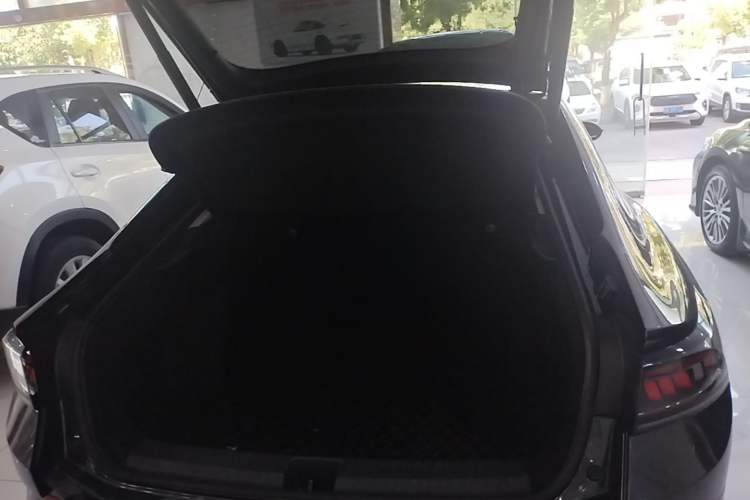 Used Volkswagen Lamando 2023 Lavida L 280TSI DSG Cool & Spicy Edition Trunk