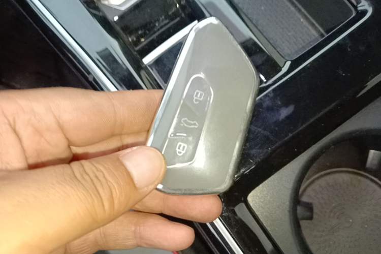 Used Volkswagen Lamando 2023 Lavida L 280TSI DSG Cool & Spicy Edition Vehicle Key