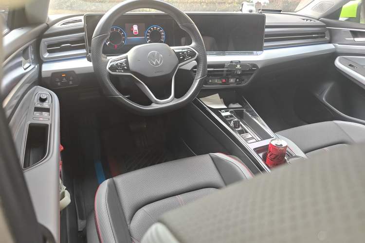 Used Volkswagen Lamando 2023 Lavida L 280TSI DSG Cool & Spicy Edition Center Console
