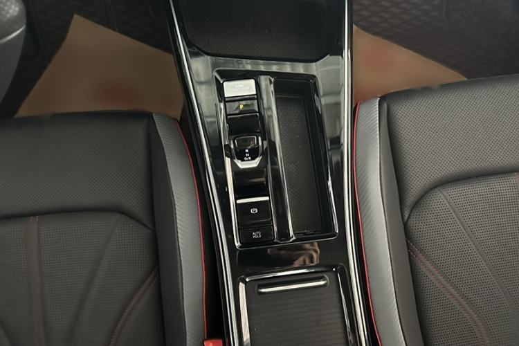 Used Volkswagen Lamando 2023 Lavida L 280TSI DSG Cool & Spicy Edition Gear Lever