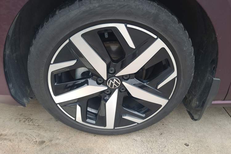 Used Volkswagen Lamando 2023 Lavida L 280TSI DSG Cool & Spicy Edition Left Front Wheel Hub