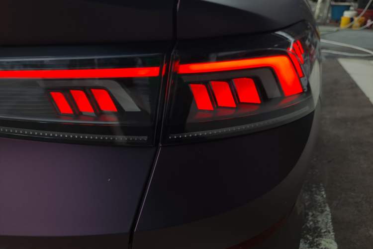 Used Volkswagen Lamando 2023 Lavida L 280TSI DSG Cool & Spicy Edition Right Rear Taillight