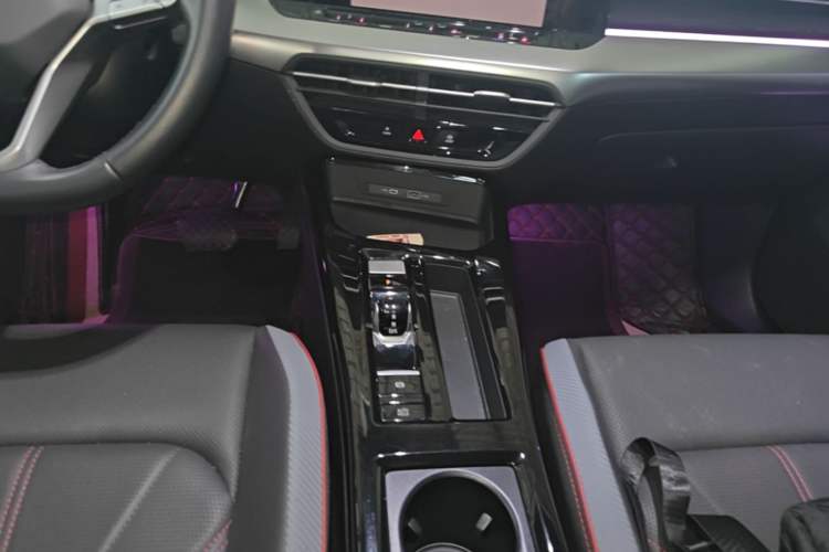 Used Volkswagen Lamando 2023 Lavida L 280TSI DSG Spicy Edition Audio And AC Panel