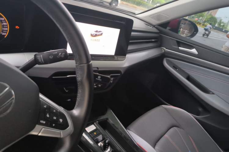 Used Volkswagen Lamando 2023 Lavida L 280TSI DSG Spicy Edition Audio And AC Panel