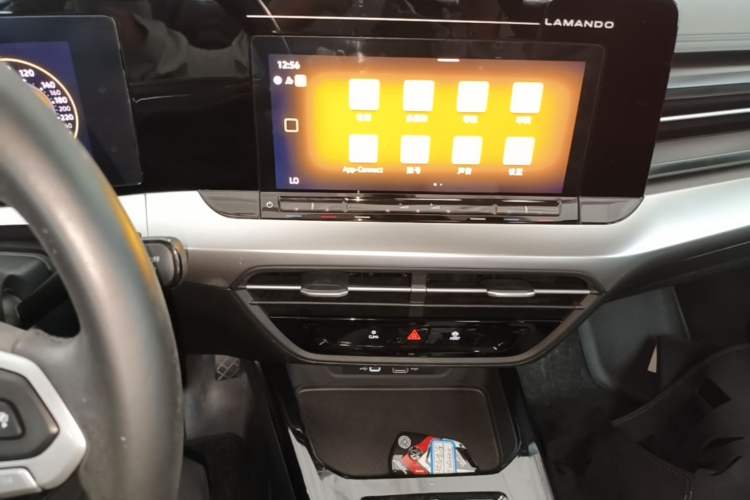 Used Volkswagen Lamando 2023 Lavida L 280TSI DSG Spicy Edition Audio And AC Panel