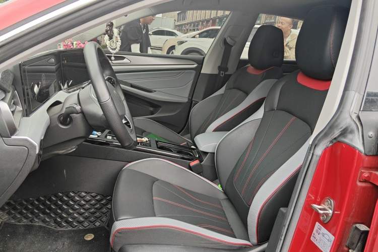Used Volkswagen Lamando 2023 Lavida L 280TSI DSG Cool & Spicy Edition Left Front Seat