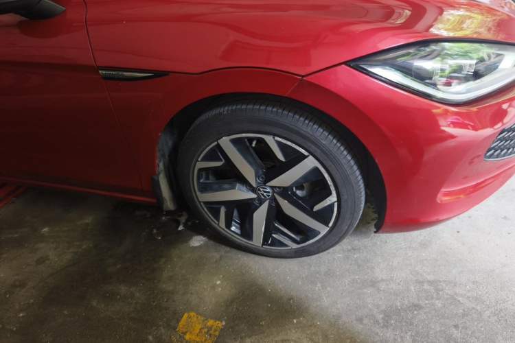 Used Volkswagen Lamando 2023 Lavida L 280TSI DSG Cool & Spicy Edition Right Front Wheel Hub